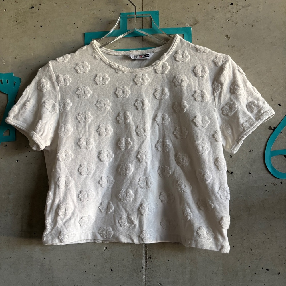 Vintage Embossed All Over Floral Textured Print Cropped Baby Tee Tshirt